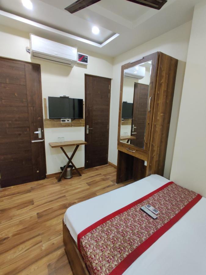 Hotel 56 - 200 Meter From Golden Temple Amritsar Eksteriør bilde